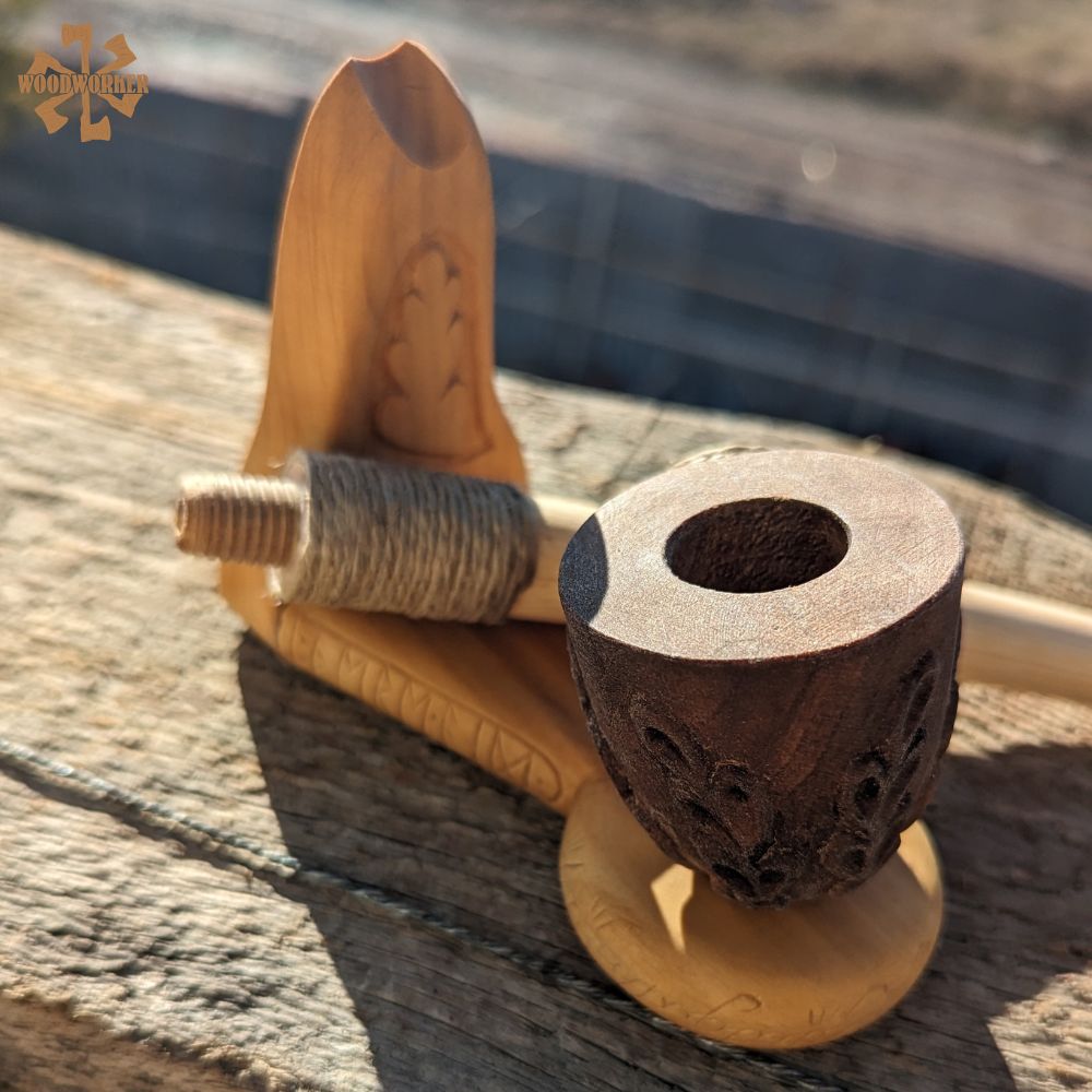 Bilbo Baggins Pipe with Stand