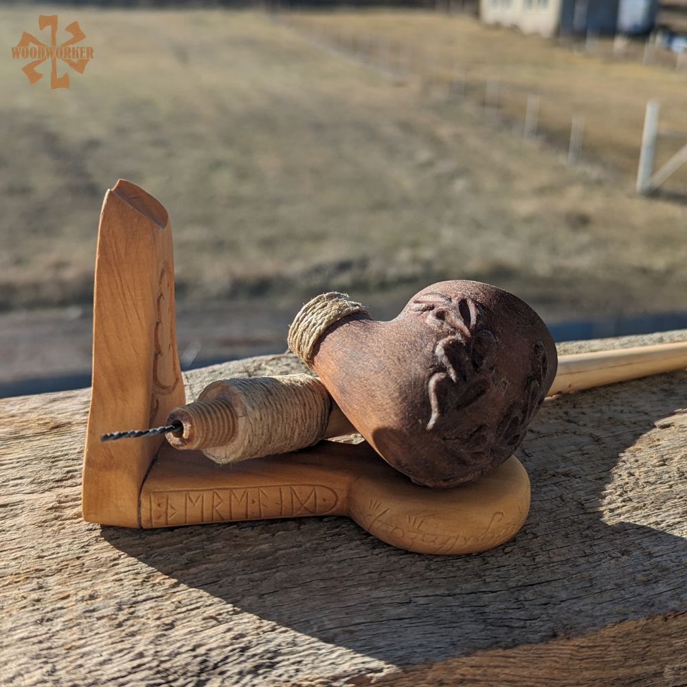 Bilbo Baggins Pipe with Stand