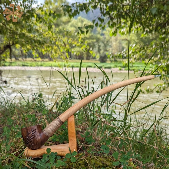Bilbo Baggins Pipe with Stand