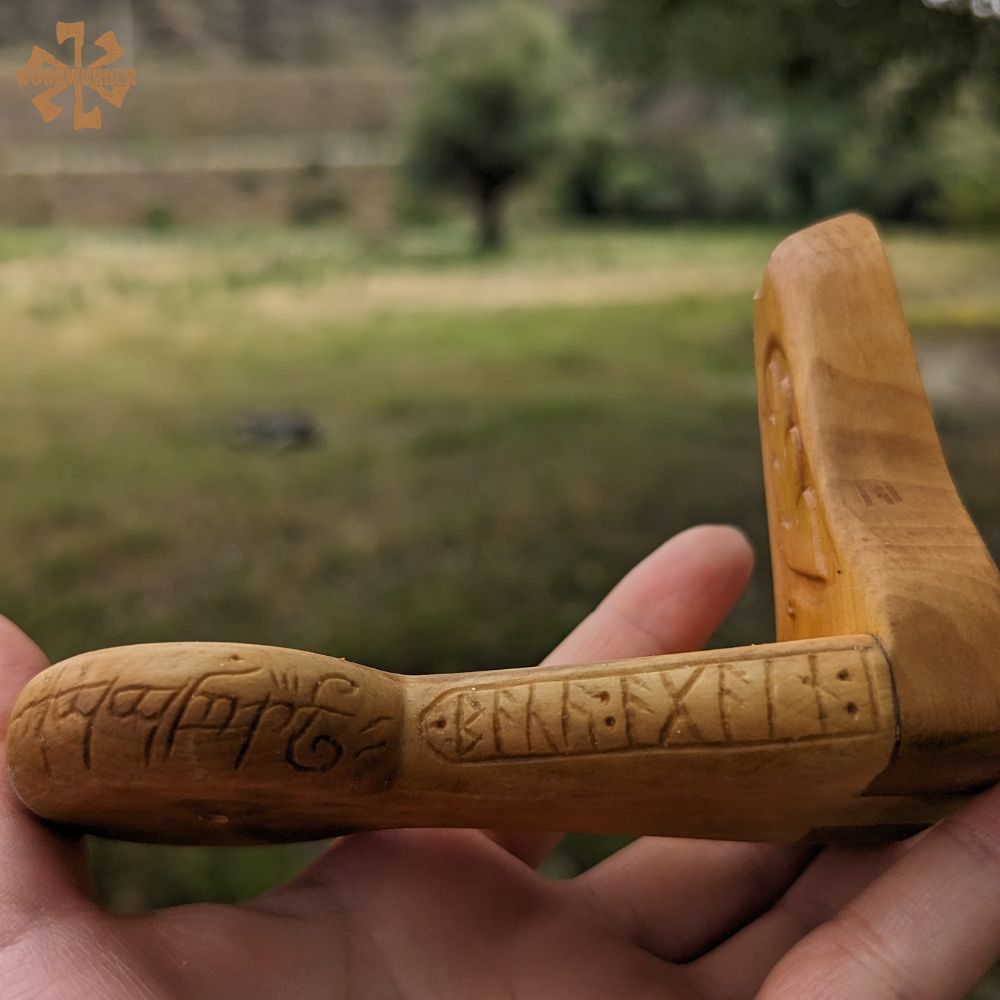 Bilbo Baggins Pipe with Stand