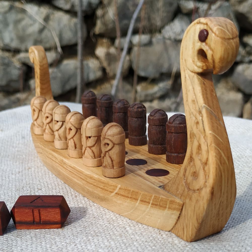 Daldos – Handmade Scandinavian Strategy Board Game